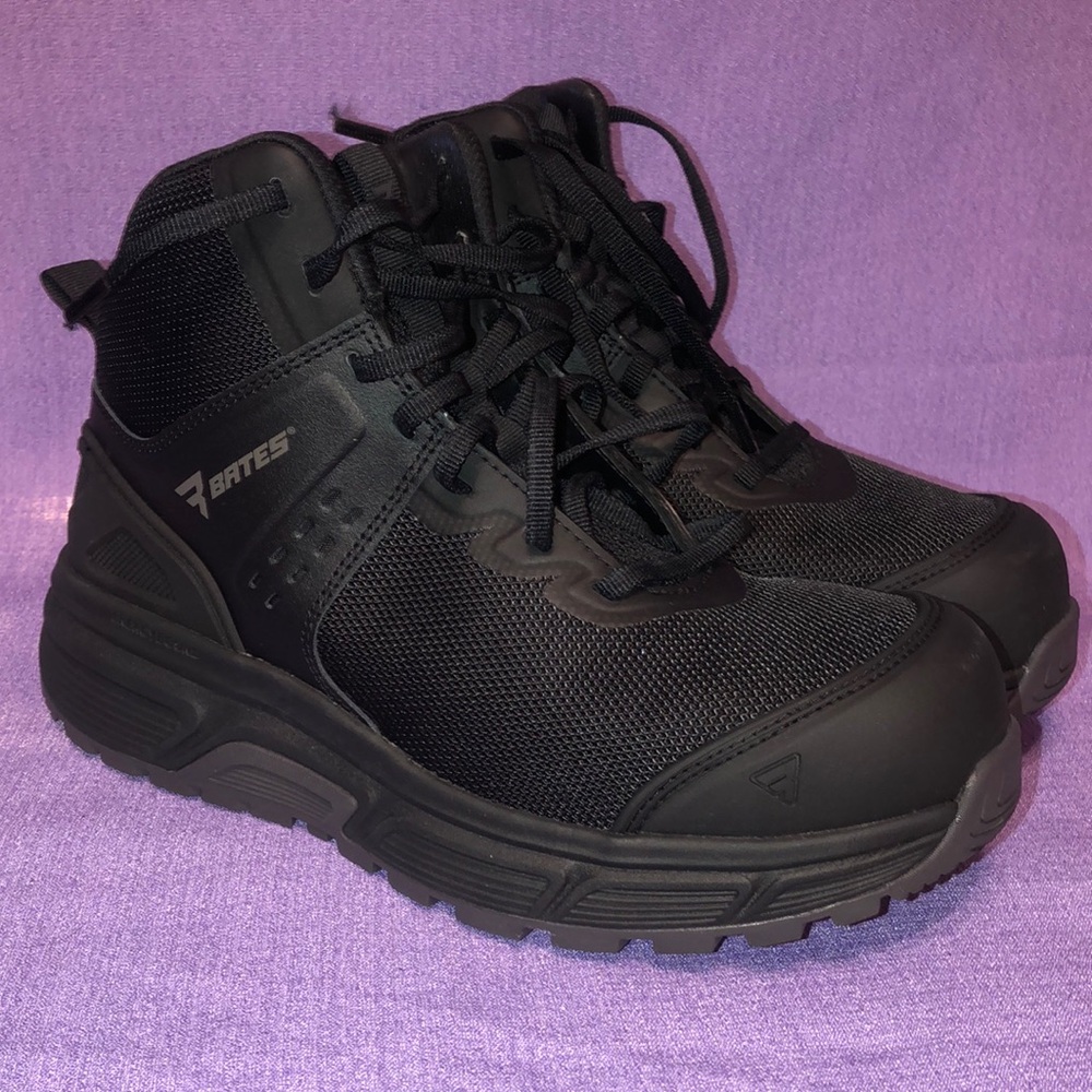 New Women’s Bates Jumpstart Mid Carbon Toe Duty Boot Size 9 Slip Resistant EH
